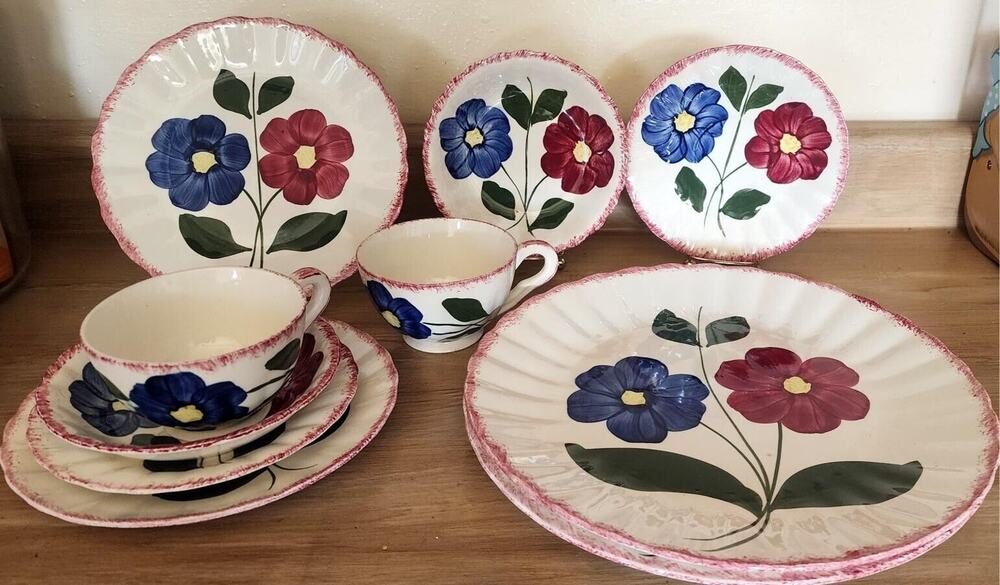 READ 10 Blue Ridge Southern Potteries Taffeta Plates Saucers Cups Service For 2